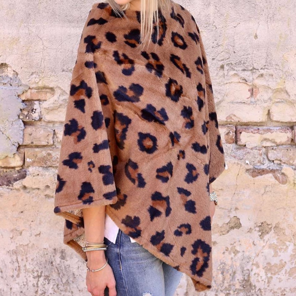 ShopEvelynne Leopard Pattern Faux Fur Poncho